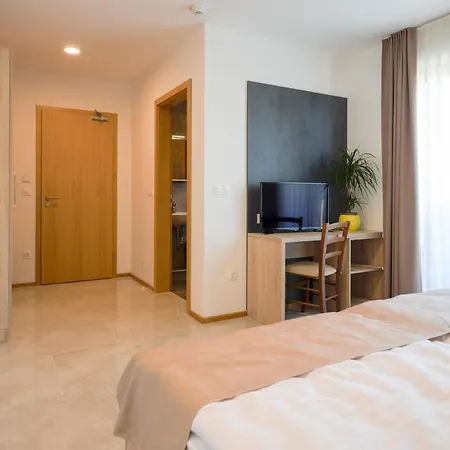 Baron Hotel